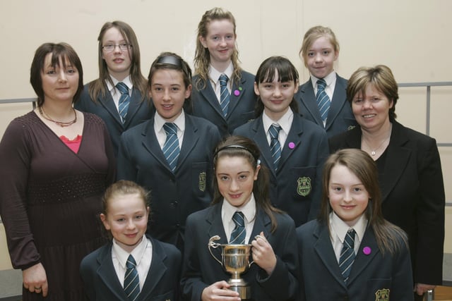 Thornhill College winners of the Dance Dra,a Cup at Feis Dhoire Cholmcille. Included are Mrs. Fiona Meade and Mrs. Geraldine McBride, teachers. (2804C13)