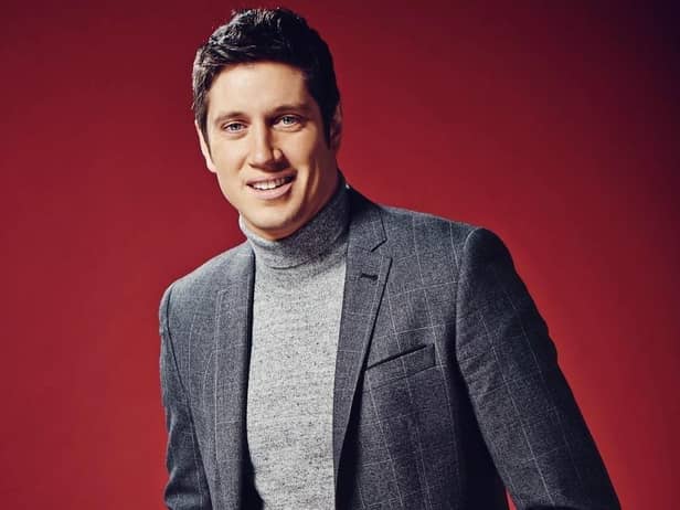 Vernon Kay will replace Ken Bruce on his mid-morning weekday slot on BBC Radio 2. 