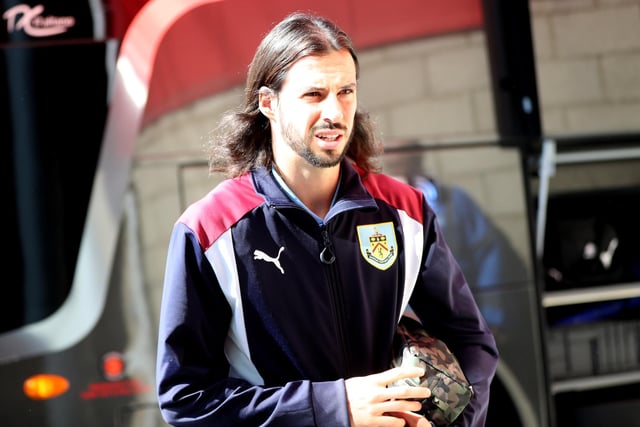 Ex-Sheffield Wednesday and Burnley midfielder George Boyd has been picked up by League Two outfit Salford. He was released by Peterborough United after a second brief spell with the Posh. (Club website)