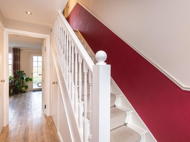This property in Ratho is light and tastefully finished throughout.