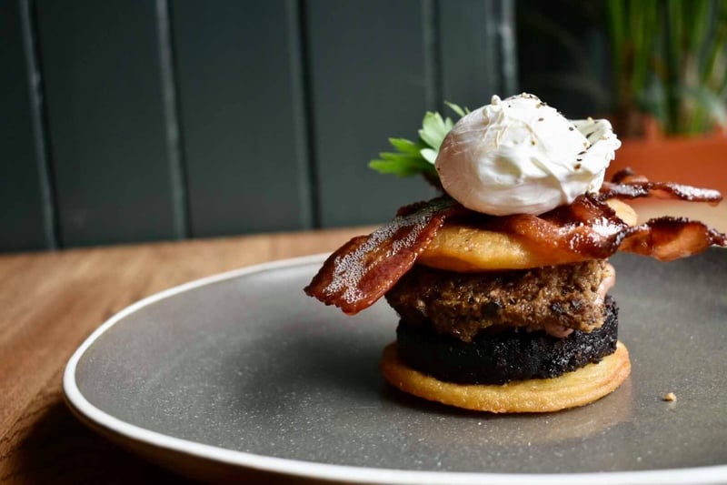 New Town Fox specialises in modern Scottish flavours presented pleasingly. From breakfast stacks and coffee, to wagyu beef burgers for lunch, to haggis ravioli in the evening -  there's something for everyone. Its Google rating is 4.7 (123 reviews).
