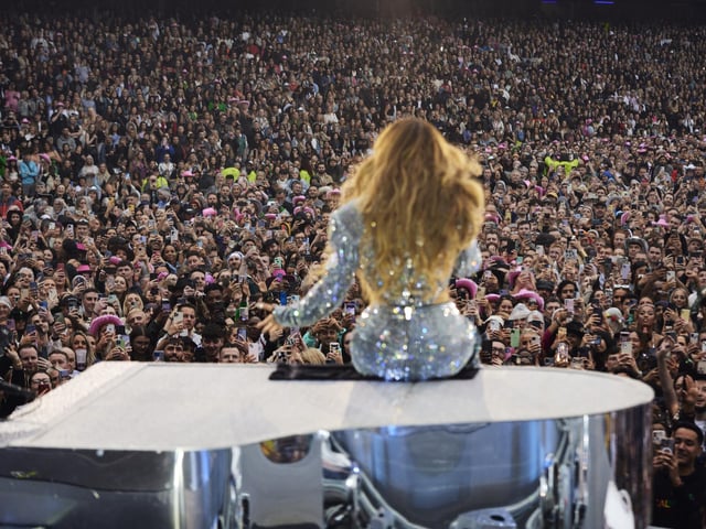 Beyoncé performed to a crowd of 54,943 delighted fans who danced and sang along in the rain soaked BT Murrayfield stadium.
