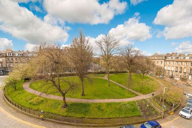 The property overlooks and has private access to Lord Moray's Feu gardens on Randolph Crescent.