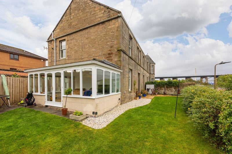 The property benefits from beautiful enclosed gardens that wrap round two sides, offering fantastic open view over the forth with a slabbed patio area making this the ideal space for outside entertaining or quiet relaxation. A large lawn makes the space both family and pet friendly.