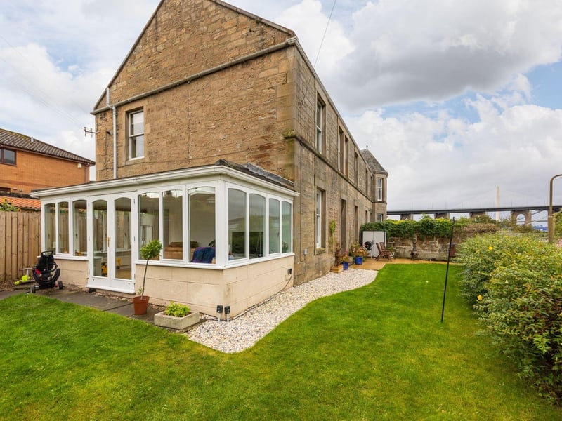 The property benefits from beautiful enclosed gardens that wrap round two sides, offering fantastic open view over the forth with a slabbed patio area making this the ideal space for outside entertaining or quiet relaxation. A large lawn makes the space both family and pet friendly.