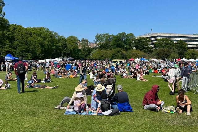 It really was a scorcher of a day in Edinburgh and those in attendance were enjoying the hot weather.