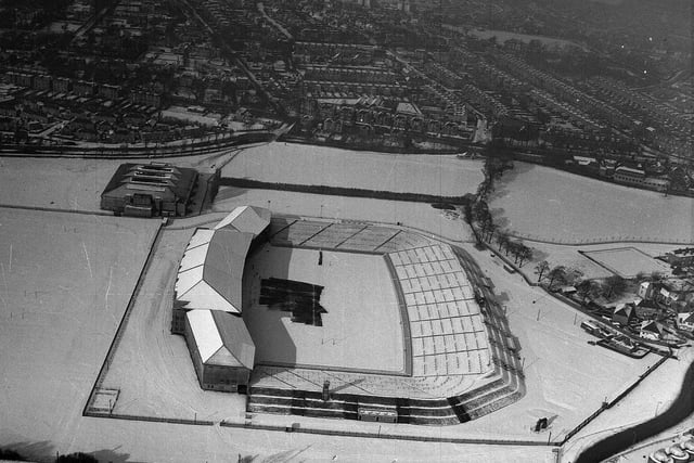 Snow being cleared from Murrayfield rugby ground before switching on electric blanket in February 1963.
