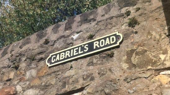 Gabriel’s Road is a small, picturesque alley and set of stones steps in the Stockbridge area, and is named in memorial of one of the Capital’s most brutal and tragic crimes.