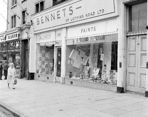 Bennets was a wallpaper and paint shop that could be found on Lothian Road. 27 July 1965