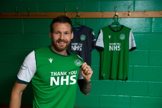 Martin Boyle has extended his stay at Hibs until the summer of 2023