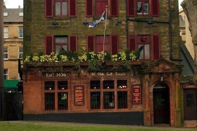 Ye Olde Golf Tavern, situated opposite Bruntsfield Links and has been popular with local amateur golfers since the dawn of the sport. The pub was established in 1456.