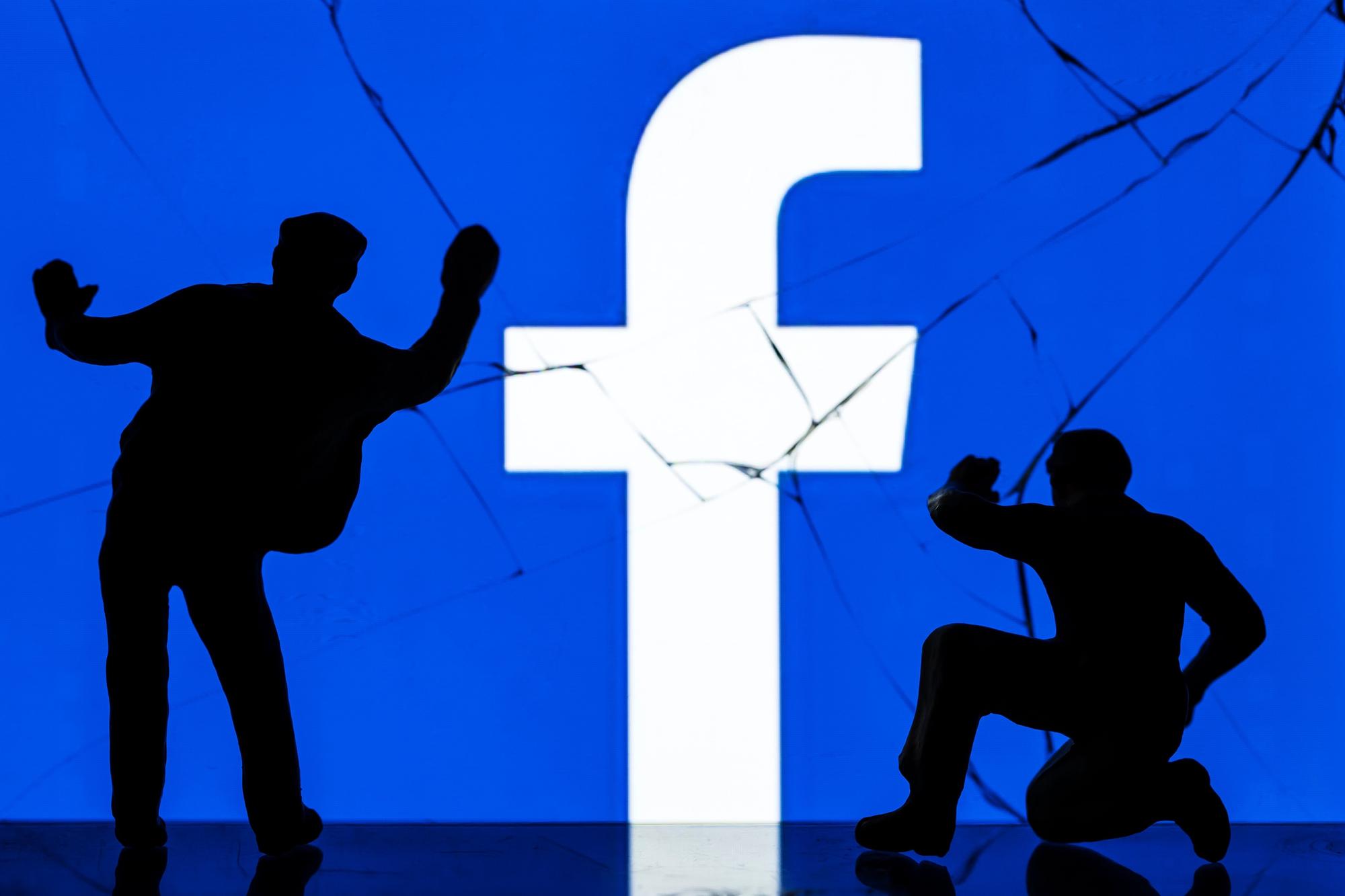 Is Facebook listening to me? What has been said, can you turn off microphone access on your phone