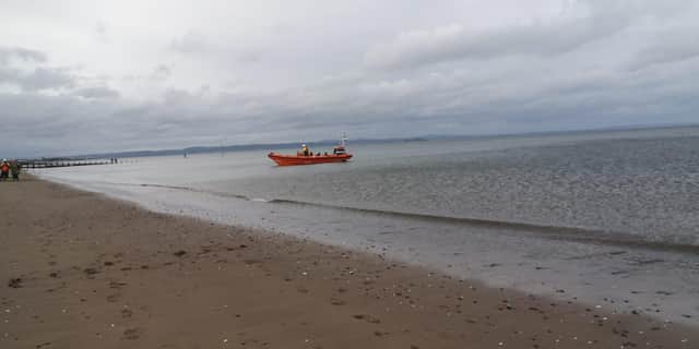 Kinghorn RNLI were called to help a man and a woman in difficulty on Sunday afternoon