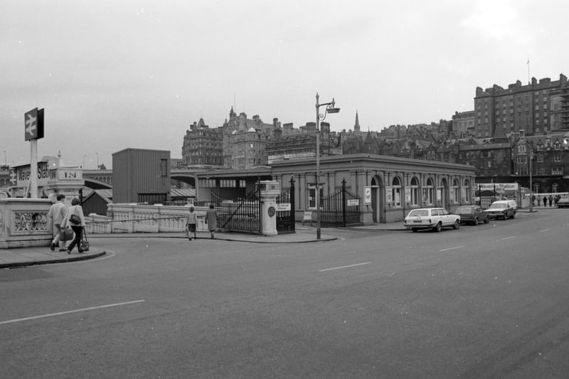 The British Rail parcels office on Waverley Bridge Edinburgh, March 1980. Wetherspoon chain pub the Booking Office now occupies the site.