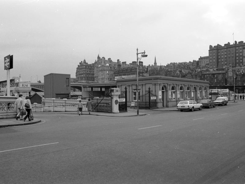 The British Rail parcels office on Waverley Bridge Edinburgh, March 1980. Wetherspoon chain pub the Booking Office now occupies the site.