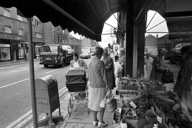 People shopping in St John's Road, Corstorphine, September 1980.