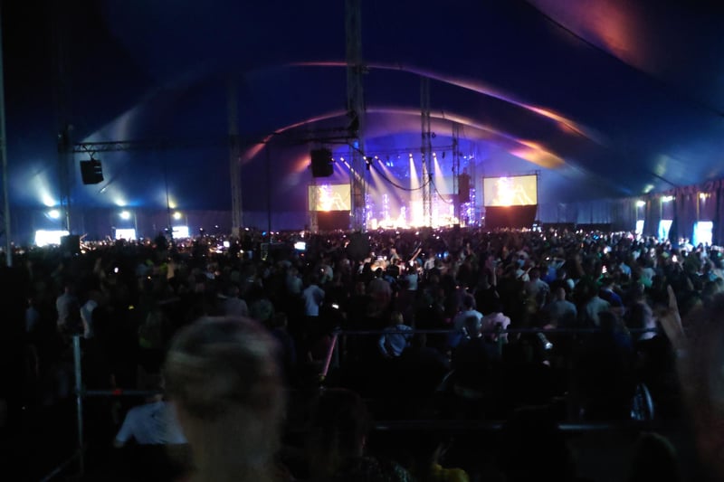 6000 fans packed the big top tent at Leith Links on Saturday night for the first of two sold out concerts this weekend.