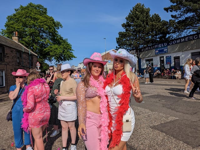 Harry Styles fans dressing up in pink and white hats as they got together for his massive gig in the Capital on Friday night.