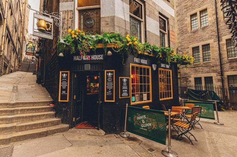 Where: 24 Fleshmarket Close, Edinburgh EH1 1BX. One of Edinburgh’s smallest pubs, situated a very short distance between Waverley train station and the Royal Mile.