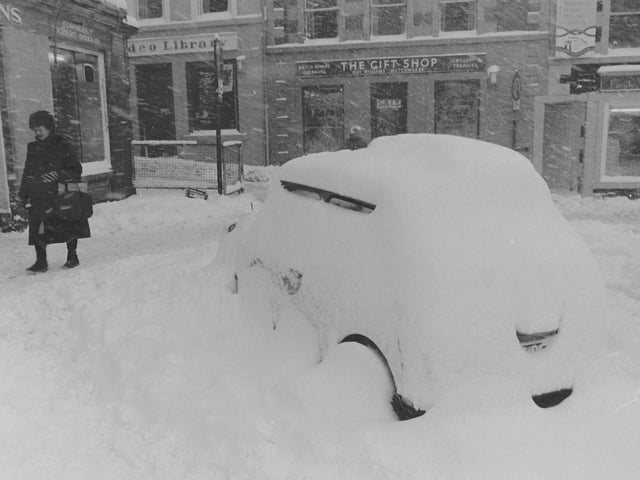 Snow in Selkirk, January 1987.