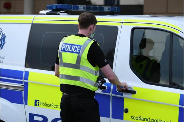 Police issue warning after taking a man into custody for attempting to break into cars in Prestonpans