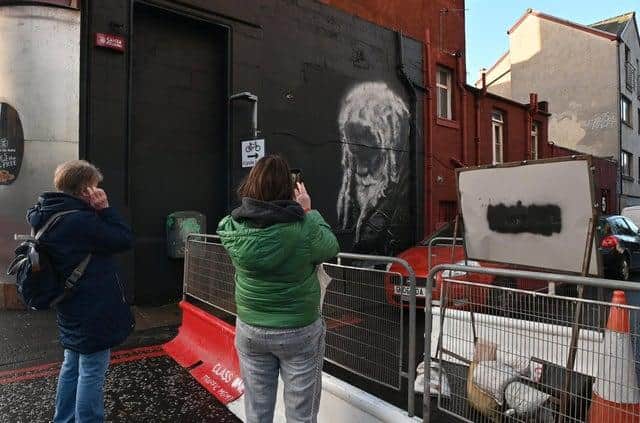 Shona Hardie, the local artist behind the artwork, said she was first contacted by Mr William’s niece during lockdown, was keen to create a mural to raise awareness of mental health issues and homelessness.