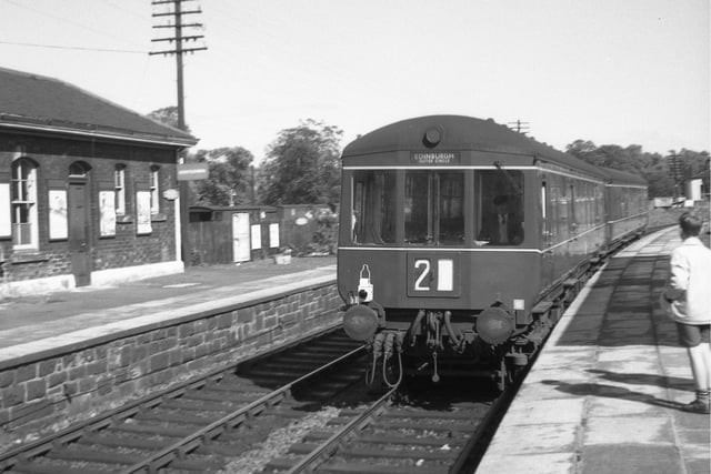 This was the last train to leave Duddingston & Craigmillar Station on Saturday September 8, 1962, the last day of passenger services on the line. It was the 2pm train from Duddingston to Waverley "Outer Circle", calling at Newington, Blackford Hill, Morningside Road, Craiglockhart, Gorgie East and Haymarket, arriving Waverley at 2.22 pm.