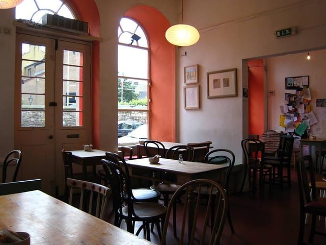A favourite of vegetarians and vegans, Susie’s Wholefood Diner opened on West Nicolson Street in 1995, and for 15 years served up tasty, healthy vegetarian comfort food.