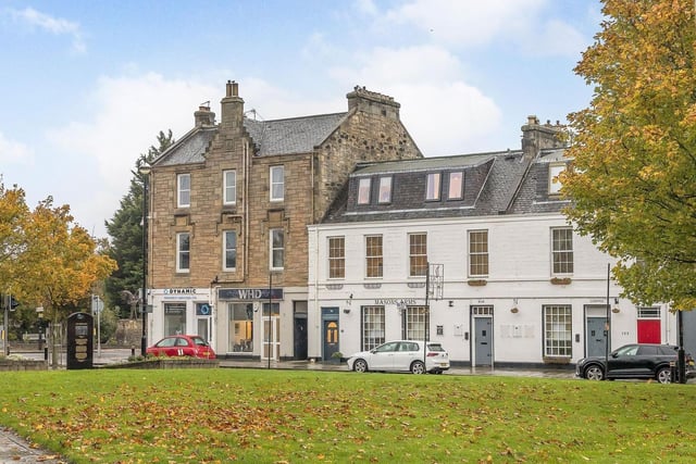 Situated in the heart of Loanhead, with excellent amenities on the doorstep and within easy reach, this main-door double-upper flat is situated on the first and second floors of a traditional building.
