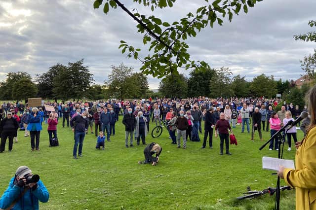 The open-air meeting attracted a crowd estimated at up to 1,000 and lasted for about two hours