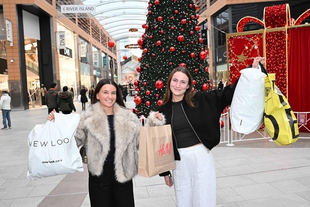 Shoppers from across the country landed lucky today when they visited one of Scotland’s largest shopping centres, The Centre, Livingston, snapping up lots of great finds in the sales.
