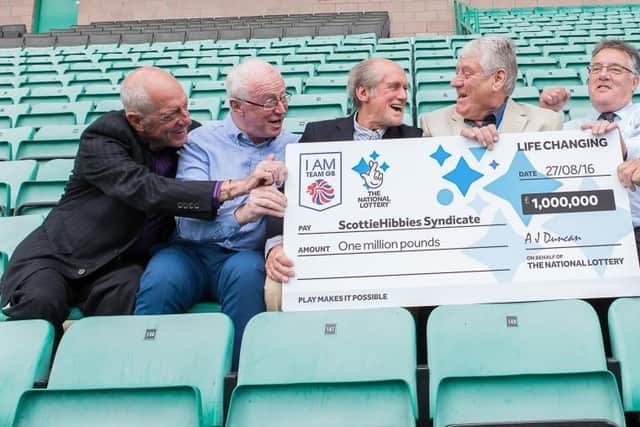 A syndicate of six Hibs supporters from Edinburgh scooped £1m.