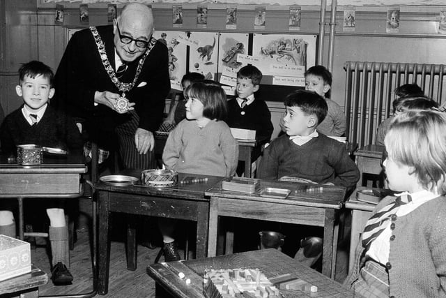 In January 1964, Lord Provost Duncan Weatherstone visited his former primary school in Bruntsfield.