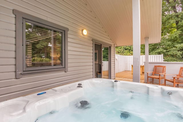 Guests staying in holiday lodges can choose to book an indoor or outdoor hot tub from a range of 2-3 bedroom spaces. For more information you can contact Drummohr on 0131 665 6867