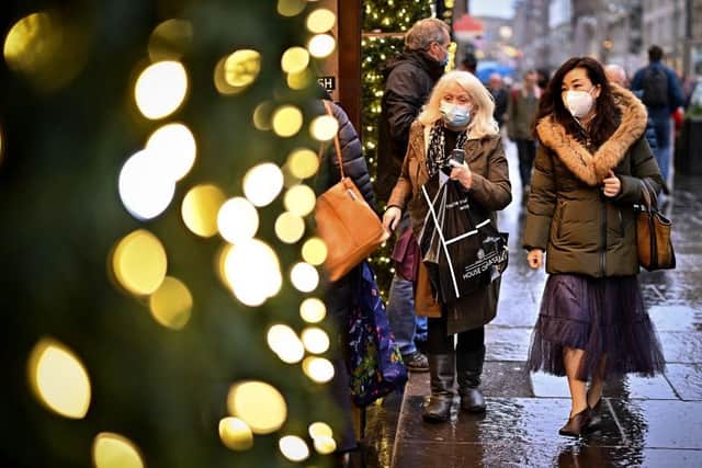 Some Edinburgh shops will close early on Christmas Eve. (Photo credit: Jeff J Mitchell/Getty Images)