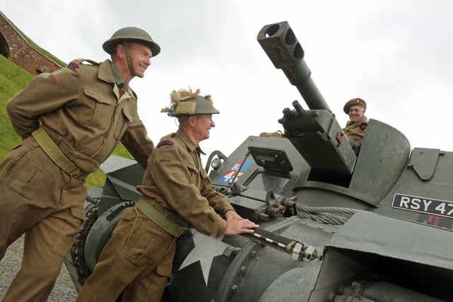 2016. A live firing exercise using blank ammunition has taken place at Fort Nelson. Thrilled audiences witnessed a self propelled World War Two gun. Picture Ian Hargreaves 160714-4