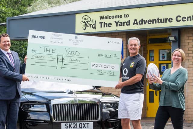 Grange Edinburgh teams up with Gavin Hastings to score £20,000 at auction for The Yard.
PIC: Lesley Martin