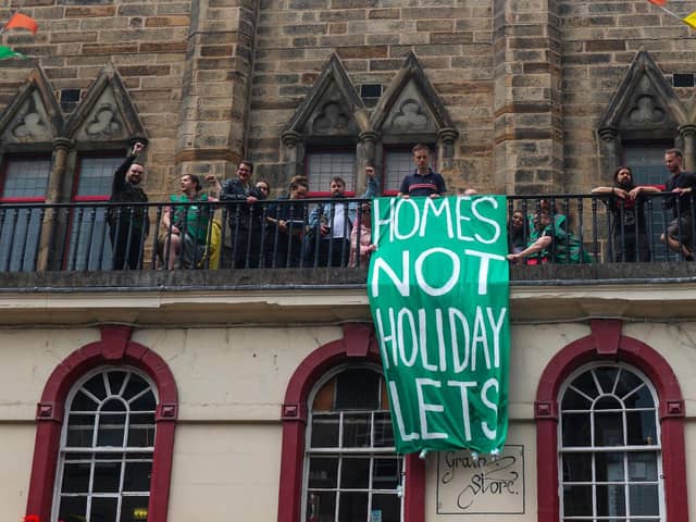 Edinburgh residents gathered in the city centre to demand action on ‘irresponsible’ short term lets (STLs) in the Capital.