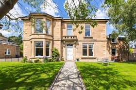 Peacefully set back from leafy St Alban's Road in the heart of Edinburgh's prestigious Grange Conservation Area, is this beautifully presented apartment. With the private gated front garden mainly laid to lawn.