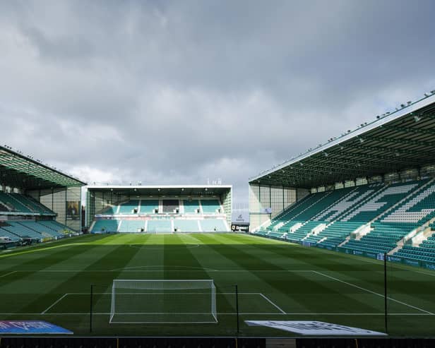 The former Hibs star wants to give management a crack