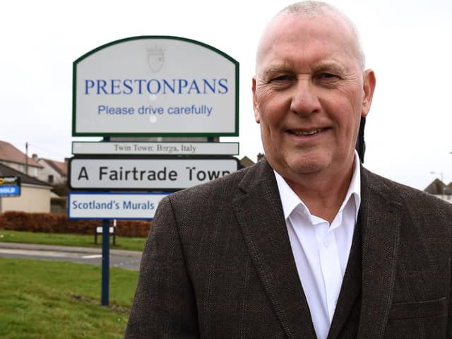 Pennypit Trust Chairperson Brian Weddell believes the warm banks will make a difference for local people. Pic Lisa Ferguson.