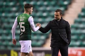 Hibs manager Shaun Maloney congratulates Kevin Nisbet at full time