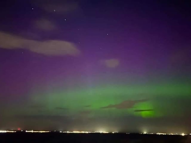 This incredible photo of the Northern Lights last night was taken by Sharlene Glynn from Prestonpans.