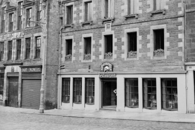 In this photo, from August 1959, we see the exterior of the Beehive pub and restaurant on the Grassmarket.