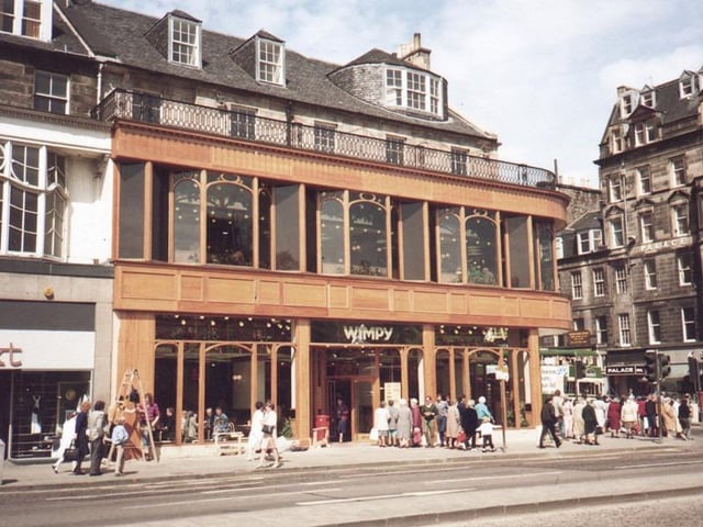 They were once numerous, but Wimpy’s burger restaurants are no longer commonplace in Edinburgh. This Princes Street Wimpy was opened in 1984 but was turned into a Burger King in the 90s.