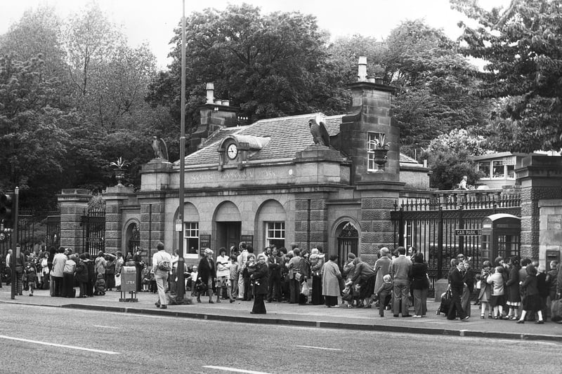 A 1980 exterior of Edinburgh Zoo - people queuing to get into Edinburgh Zoo.