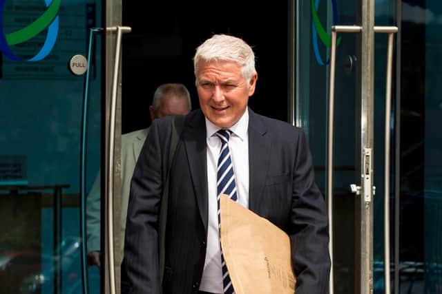 Hamilton vice-chair Les Gray is in talks with Hearts owner Ann Budge.