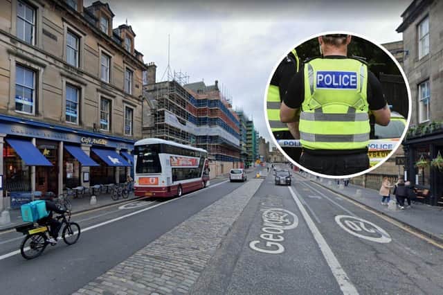 A teenage boy was assaulted during an attempted robbery on the George IV Bridge in Edinburgh's Old Town.
