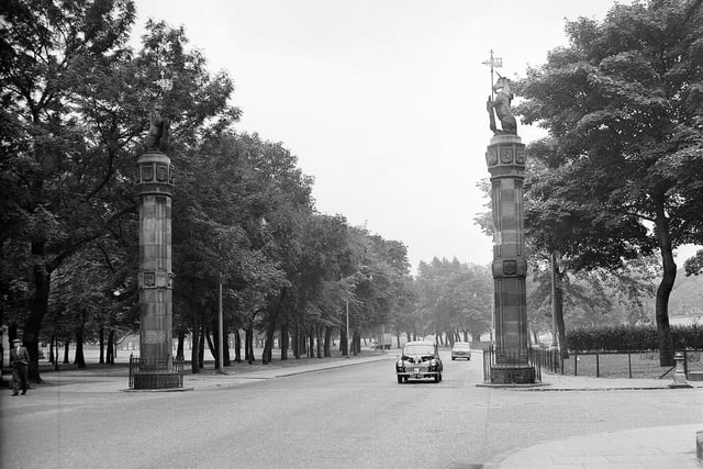These monumental red stone pillars were erected in 1886 on each side of Melville Drive at the western end. Year: 1962.