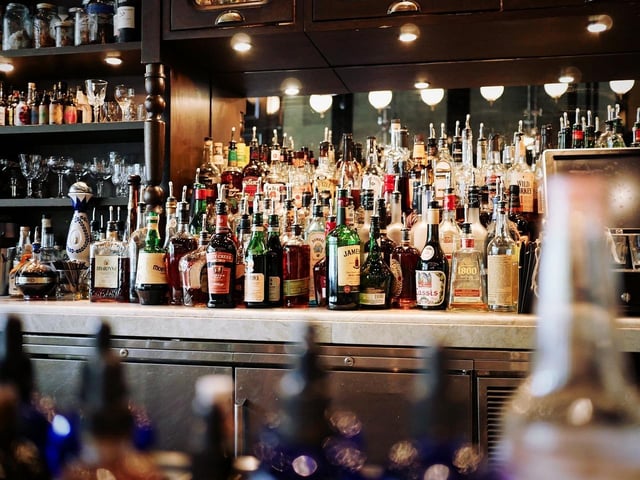 Scroll through our gallery to see Edinburgh’s 23 ‘absolute best’ pubs and bars to drink in according to travel bible. Photo: Pixabay
